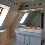 Au Fil Des Hirondelles