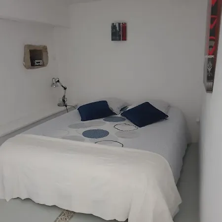 Au Fil Des Hirondelles