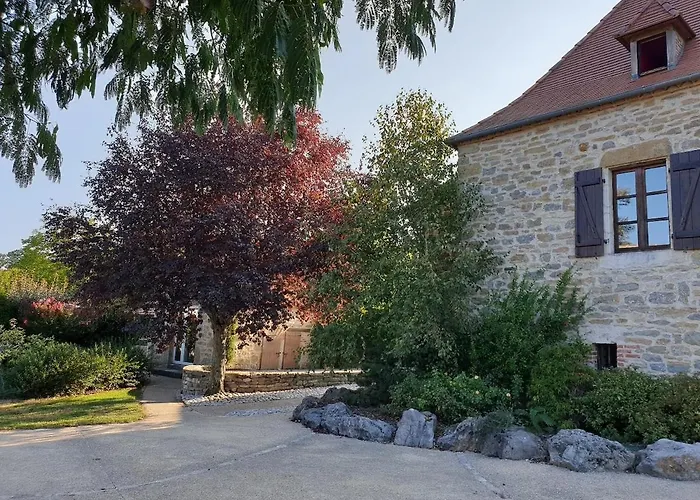 Au Fil Des Hirondelles Hébergement de vacances Bio (Lot)